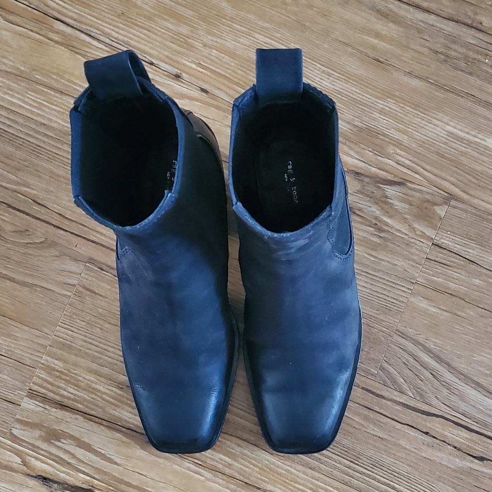 Boots - Picture 3 of 5